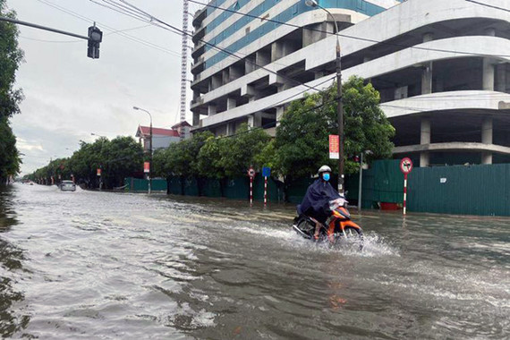 Bão số 5 suy yếu thành áp thấp, Hà Tĩnh khả năng vẫn mưa to