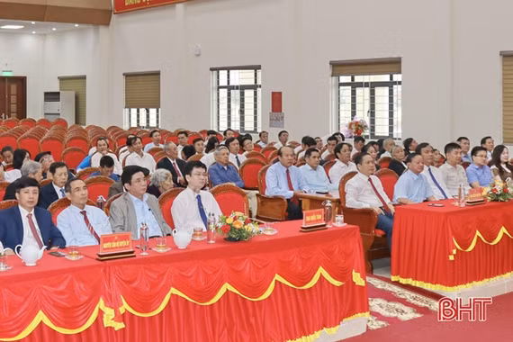 Kỳ Anh gặp mặt kỷ niệm 90 năm ngày truyền thống các ban xây dựng Đảng