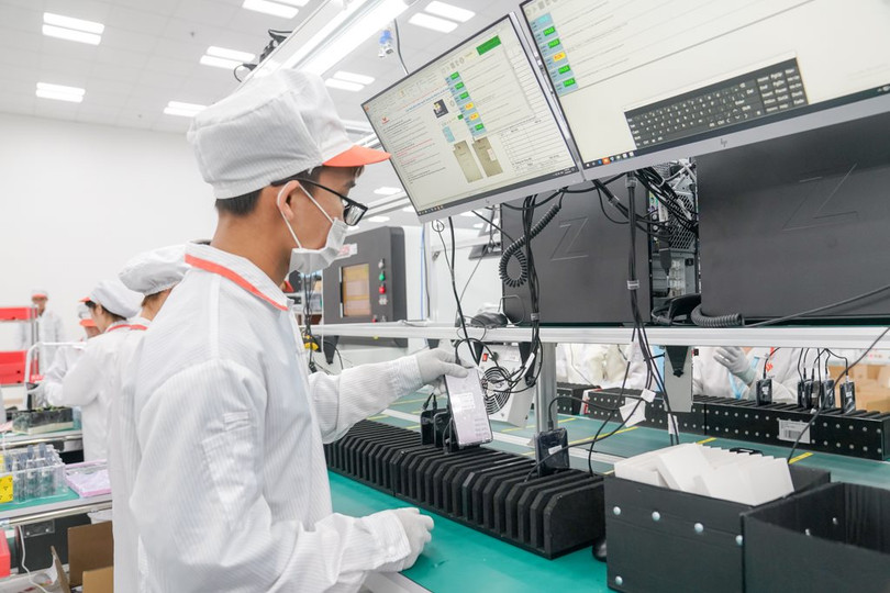“Đột nhập” nhà máy có thể sản xuất 23 triệu smartphone/năm của tỷ phú Phạm Nhật Vượng