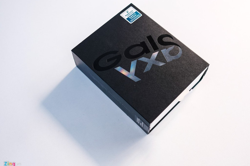 Trong hộp của Galaxy Fold giá 50 triệu có gì? ảnh 2 Trong hộp của Galaxy Fold giá 50 triệu có gì?