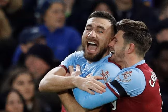 Vòng 14 Premier League: Chelsea thua sốc, Liverpool hạ đẹp Brighton