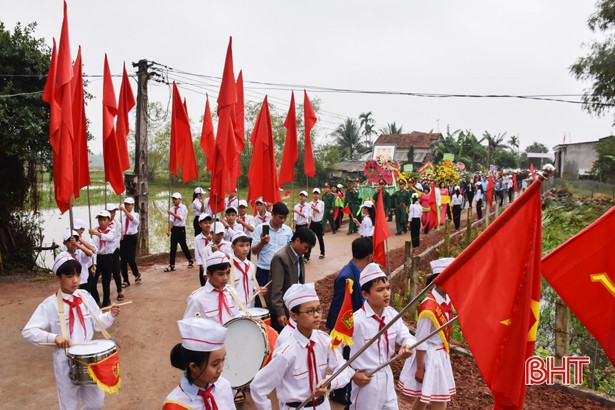 Đón nhận bằng di tích lịch sử cấp tỉnh nhà thờ Nguyễn Đình Liễn