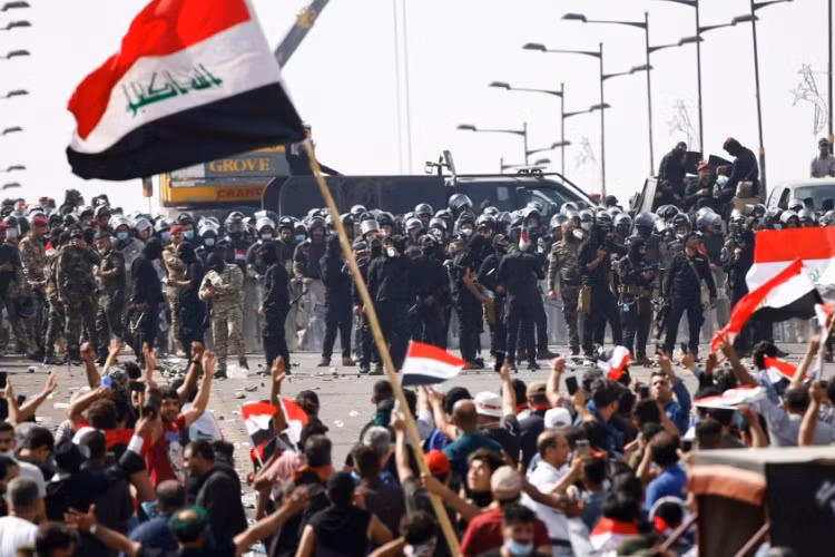Người biểu tình yêu cầu toàn bộ Chính phủ Iraq từ chức