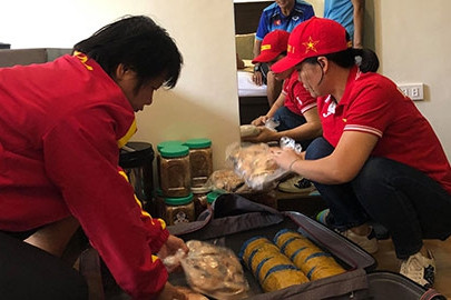 U22 Việt Nam nhường phần 60 kg thực phẩm cho ĐT nữ Việt Nam