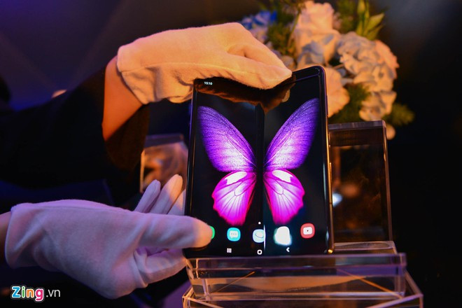 Samsung Galaxy Fold giá 50 triệu tại Việt Nam
