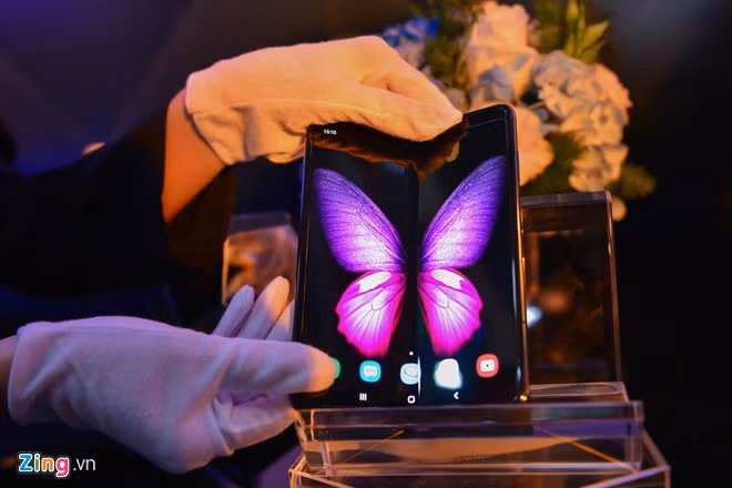 Samsung Galaxy Fold giá 50 triệu tại Việt Nam