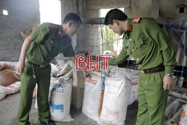 Cảnh sát Môi trường Hà Tĩnh bắt quả tang cơ sở chế biến hơn 1 tấn mỡ “bẩn”