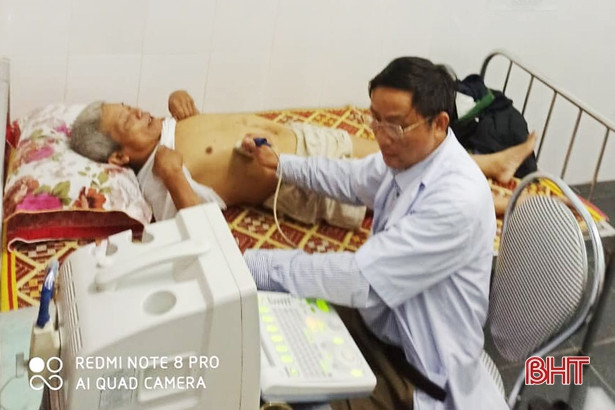 Khám, cấp thuốc miễn phí cho 150 đối tượng chính sách ở TP Hà Tĩnh