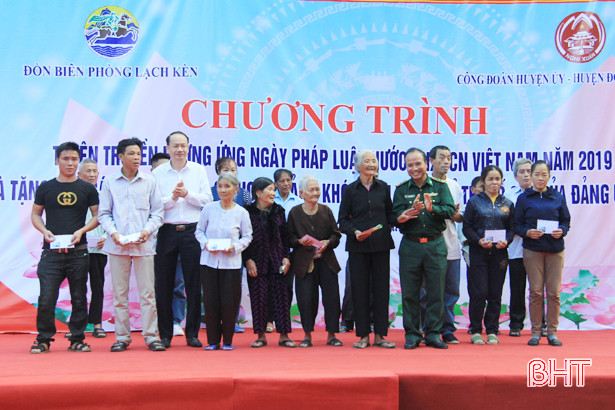 Trang bị kiến thức phòng chống ma túy, pháo nổ, thuốc nổ cho người dân Hà Tĩnh