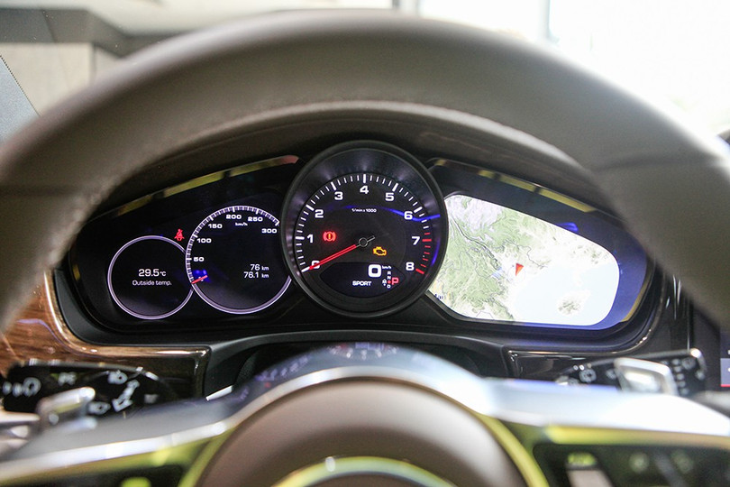 Chi tiết Porsche Panamera 4 Sport Turismo giá 6,642 tỷ tại Việt Nam