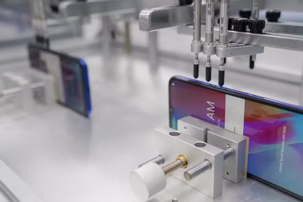 Xem điện thoại Vsmart “sống sót”ra sao sau những màn “tra tấn” khủng