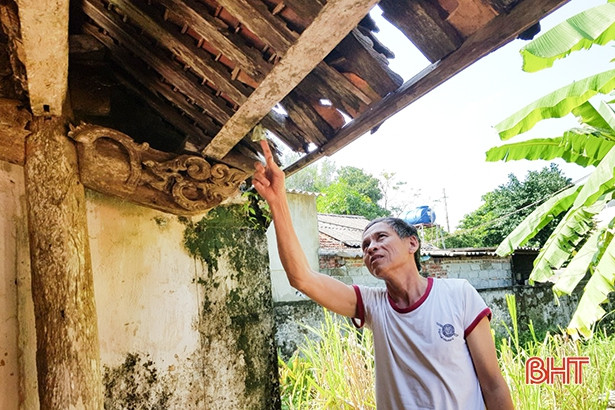 Ngói nát, cột mục, đình làng 300 năm tuổi vùng di sản Hà Tĩnh “kêu cứu”!
