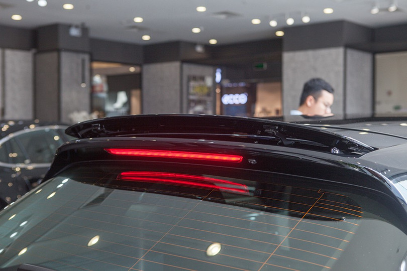 Chi tiết Porsche Panamera 4 Sport Turismo giá 6,642 tỷ tại Việt Nam