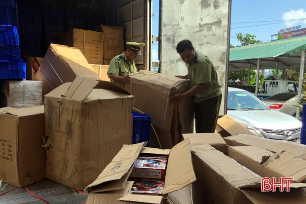 Bắt xe tải chở số lượng lớn đồ chơi bạo lực vận chuyển qua Hà Tĩnh