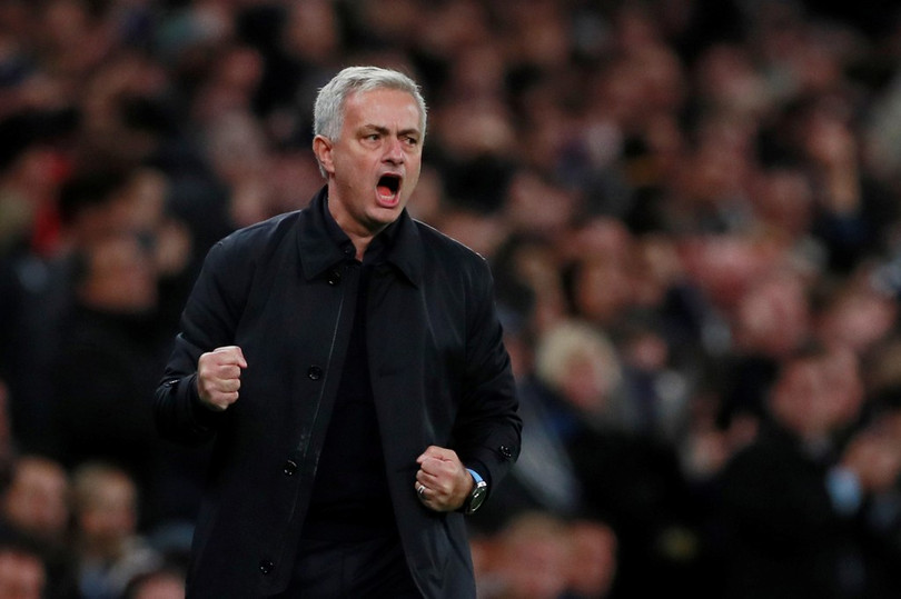 Thầy trò HLV Jose Mourinho ngược dòng thắng 4-2 ở Champions League