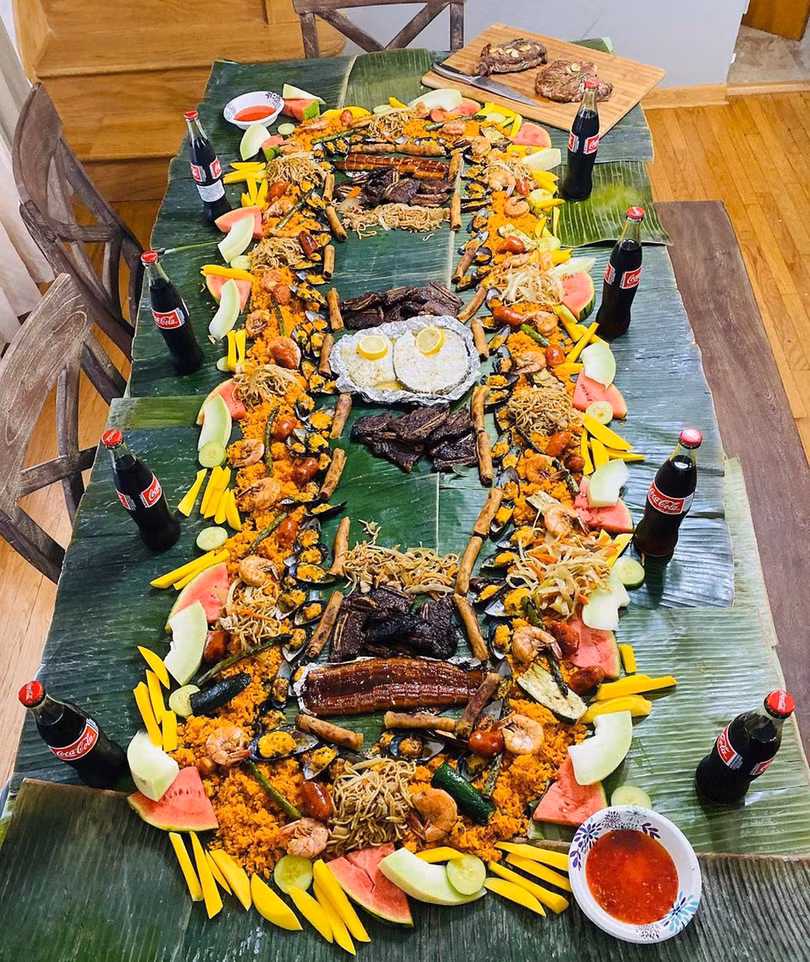 Tiệc ăn bốc của người Philippines