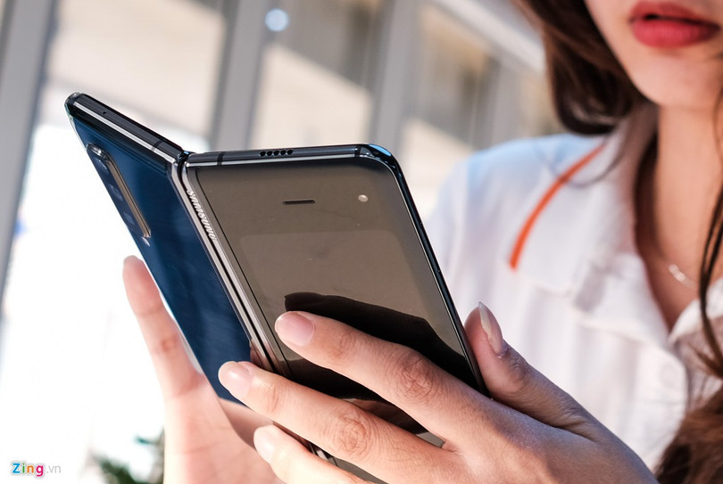Trong hộp của Galaxy Fold giá 50 triệu có gì? ảnh 12 Trong hộp của Galaxy Fold giá 50 triệu có gì?