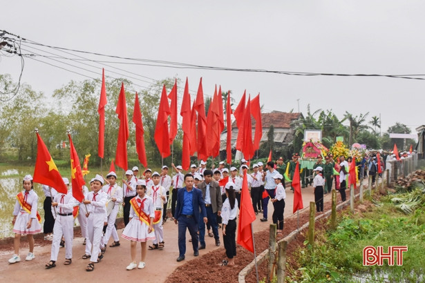 Đón nhận bằng di tích lịch sử cấp tỉnh nhà thờ Nguyễn Đình Liễn
