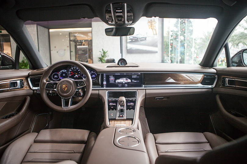 Chi tiết Porsche Panamera 4 Sport Turismo giá 6,642 tỷ tại Việt Nam