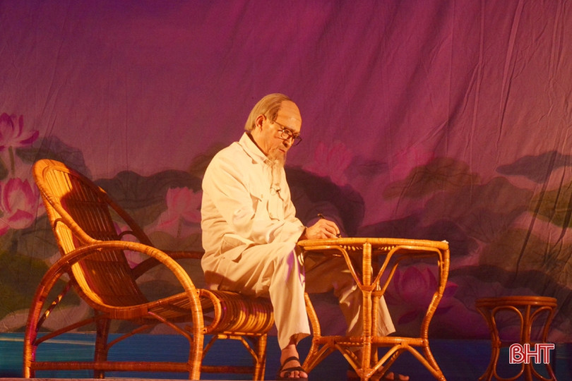 Lắng đọng Chương trình Nghệ thuật “Theo chân Bác” ở TX Kỳ Anh