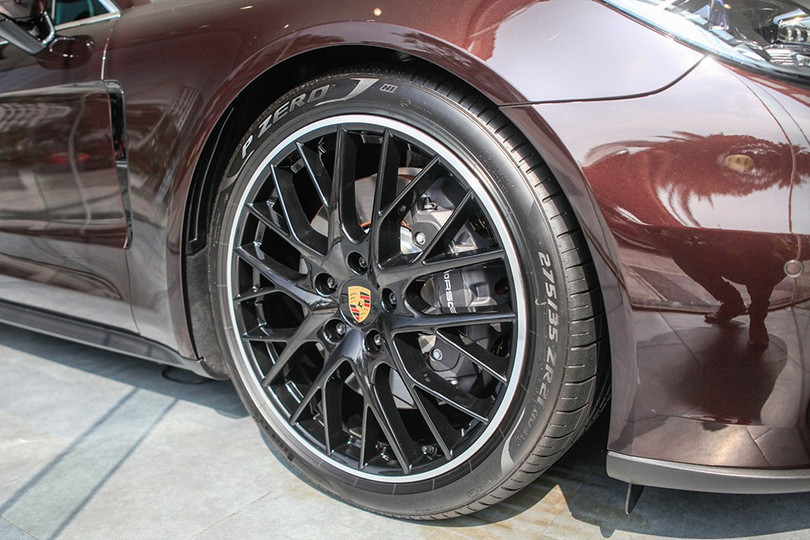 Chi tiết Porsche Panamera 4 Sport Turismo giá 6,642 tỷ tại Việt Nam