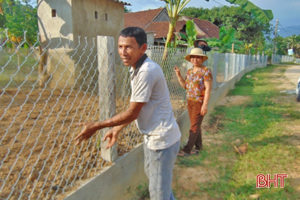 Xã miền núi Hà Tĩnh hỗ trợ người dân 600 triệu đồng làm hàng rào nông thôn mới