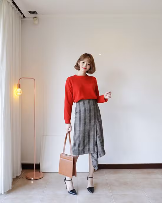 Điệu đà váy áo màu nổi cho mùa thu