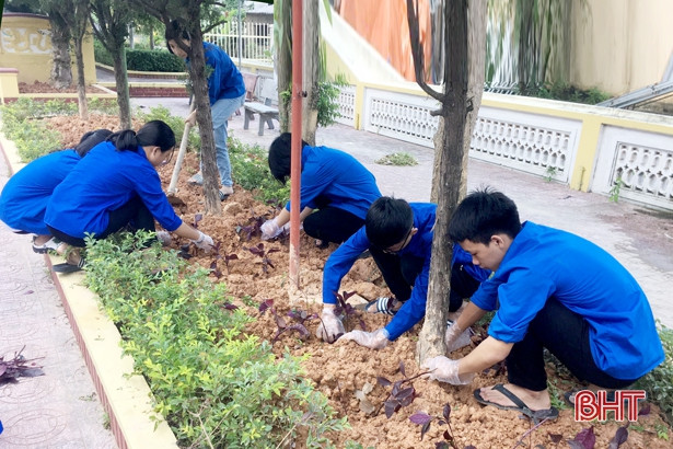 Thanh niên các địa phương ra quân “Làm cho thế giới sạch hơn”