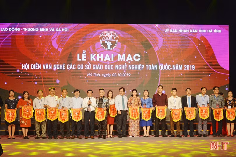 Hơn 1.000 HSSV tham gia Hội diễn Văn nghệ các cơ sở giáo dục nghề nghiệp toàn quốc tại Hà Tĩnh