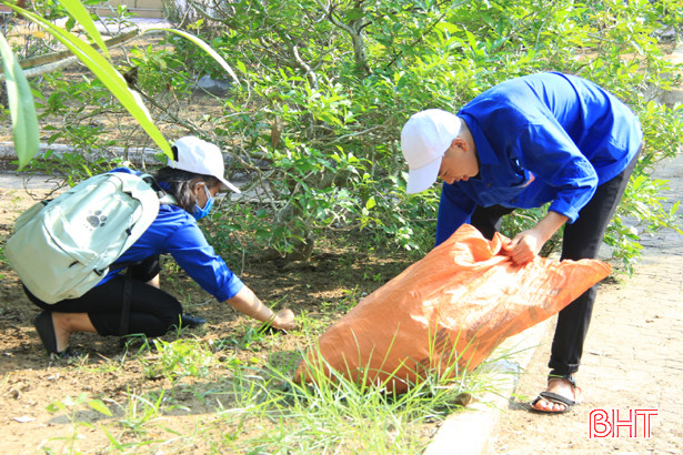 Thanh niên các địa phương ra quân “Làm cho thế giới sạch hơn”