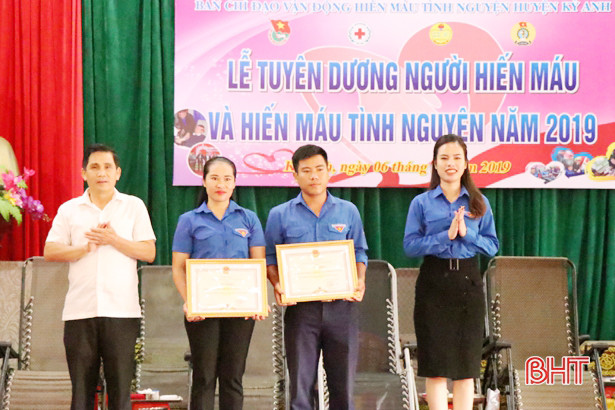 Kỳ Anh: 500 người tham gia hiến máu tình nguyện