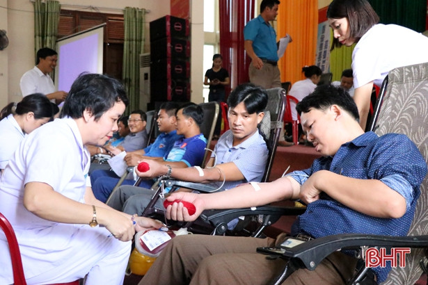 Kỳ Anh: 500 người tham gia hiến máu tình nguyện