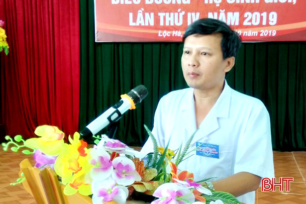 40 cán bộ Bệnh viện Đa khoa Lộc Hà thi điều dưỡng, hộ sinh giỏi