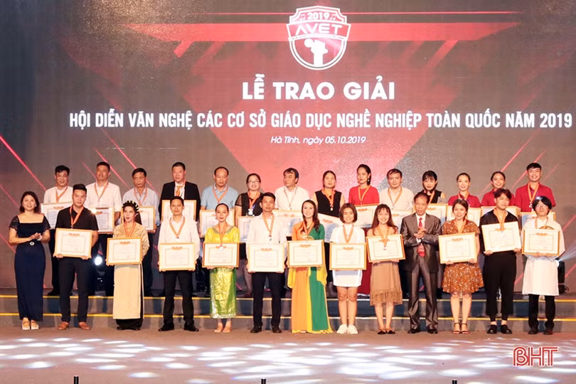 Đặc sắc đêm trao giải hội diễn văn nghệ các cơ sở giáo dục nghề nghiệp