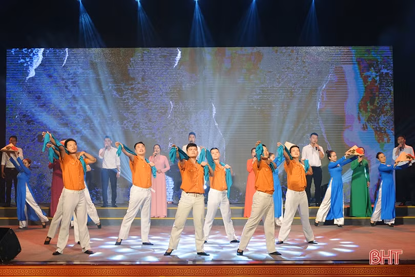 Hơn 1.000 HSSV tham gia Hội diễn Văn nghệ các cơ sở giáo dục nghề nghiệp toàn quốc tại Hà Tĩnh