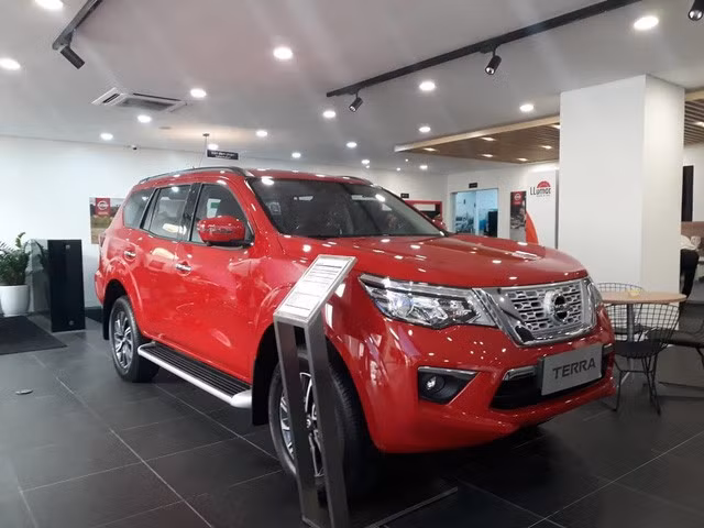 Giá xe ô tô đầu tháng 10 giảm cao nhất 60 triệu đồng