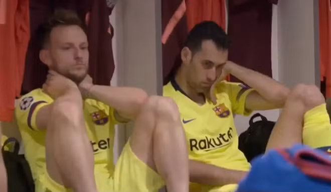 Cầu thủ Barca sụp đổ trong phòng thay đồ. Hình ảnh chưa từng thấy của Barca sau trận thua Liverpool