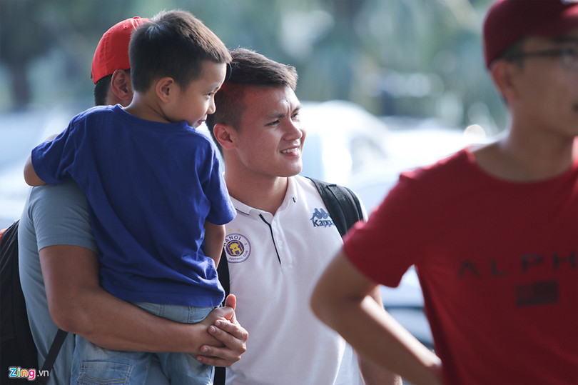 Quang Hải và đồng đội về hội quân cùng tuyển Việt Nam