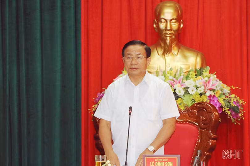 Bám sát Chỉ thị 35, linh hoạt trong xây dựng báo cáo chính trị Đảng bộ Hà Tĩnh khóa XIX