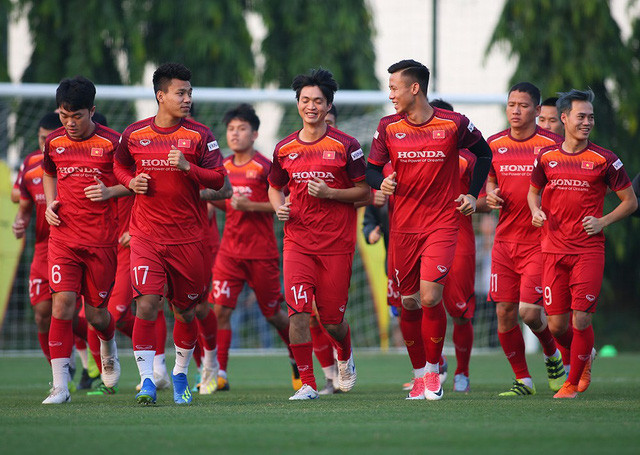 Chờ đợi HLV Park Hang Seo chốt danh sách 23 cầu thủ đấu Malaysia