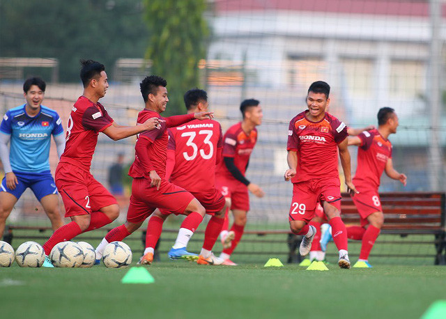 Chờ đợi HLV Park Hang Seo chốt danh sách 23 cầu thủ đấu Malaysia