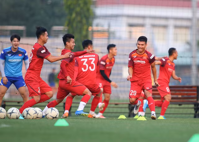 Chờ đợi HLV Park Hang Seo chốt danh sách 23 cầu thủ đấu Malaysia