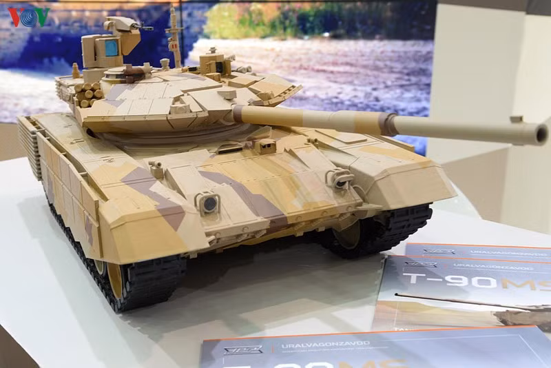 Vũ khí hiện đại nước ngoài tại triển lãm quốc phòng - an ninh ở Hà Nội