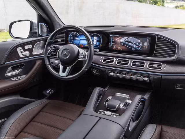 Loạt xe mới đáng chú ý ra mắt thị trường Việt trong tháng 10