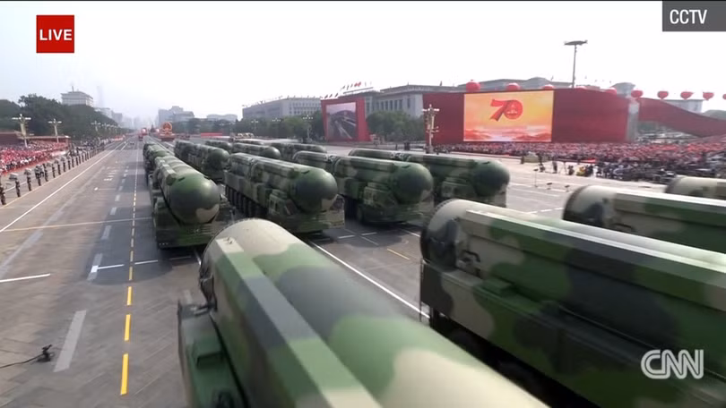 Những vũ khí Trung Quốc lần đầu công khai tại duyệt binh 70 năm