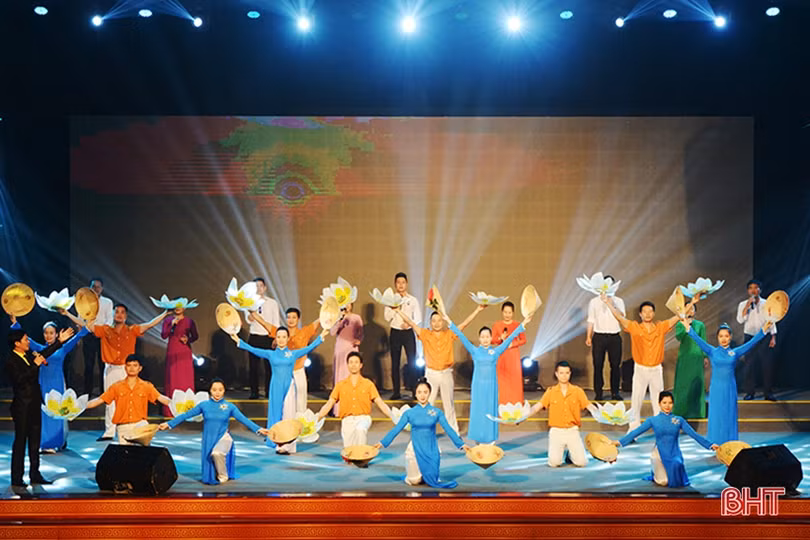 Hơn 1.000 HSSV tham gia Hội diễn Văn nghệ các cơ sở giáo dục nghề nghiệp toàn quốc tại Hà Tĩnh