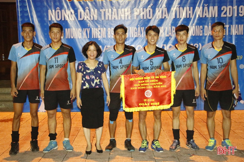 Phường Trần Phú vô địch giải bóng chuyền nam Hội Nông dân Thành phố Hà Tĩnh