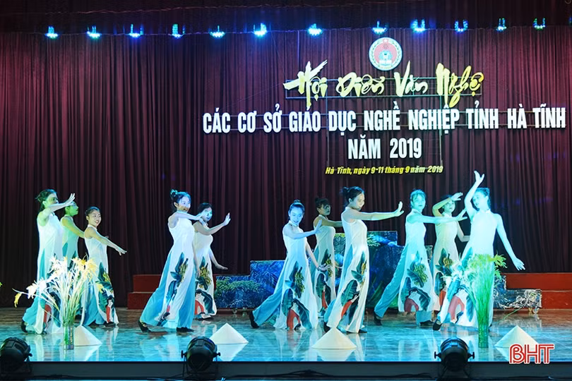 Gần 1.000 thí sinh tham gia Hội diễn văn nghệ các cơ sở GDNN toàn quốc tại Hà Tĩnh