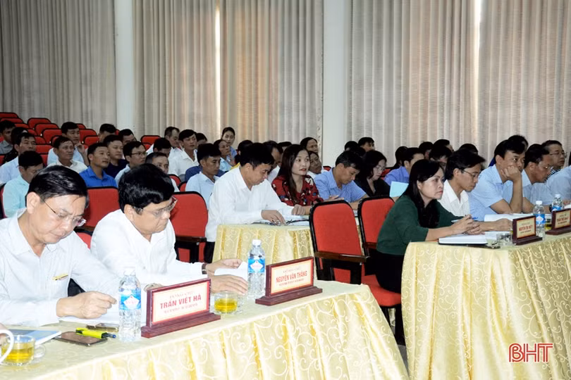 Bí thư Tỉnh ủy: Sáp nhập xã ở Thạch Hà phải linh hoạt, vướng đâu gỡ đó!