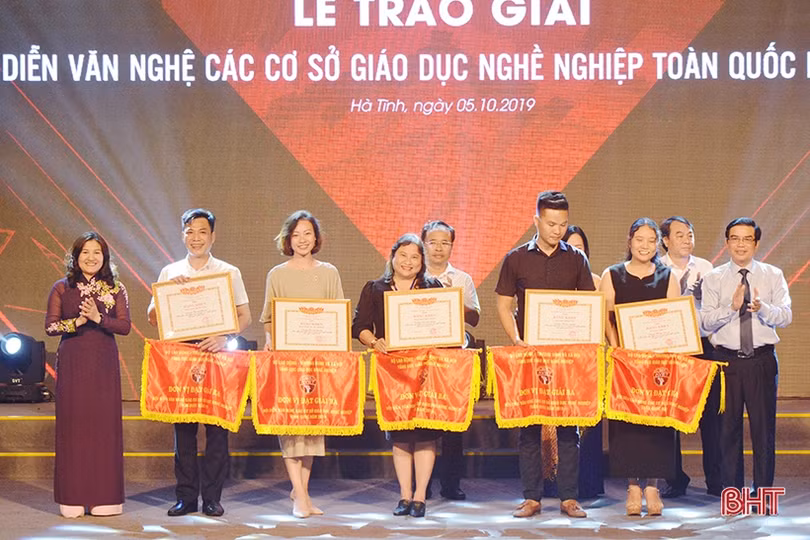 Đặc sắc đêm trao giải hội diễn văn nghệ các cơ sở giáo dục nghề nghiệp